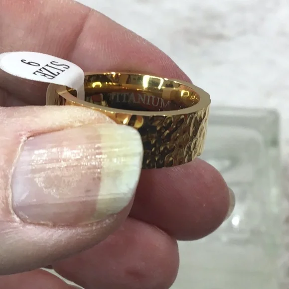 Titanium band gold color hammered finish 9 - Picture 4 of 6